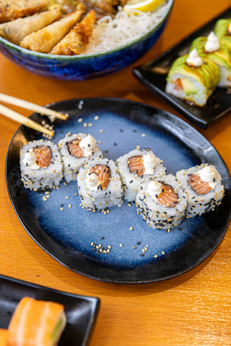 Plateau de sushis au restaurant