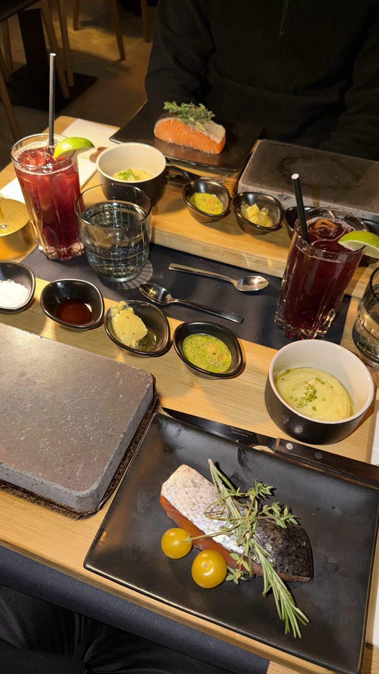 Dîner dégustation à l'Invisible Lodge & Spa en Laponie