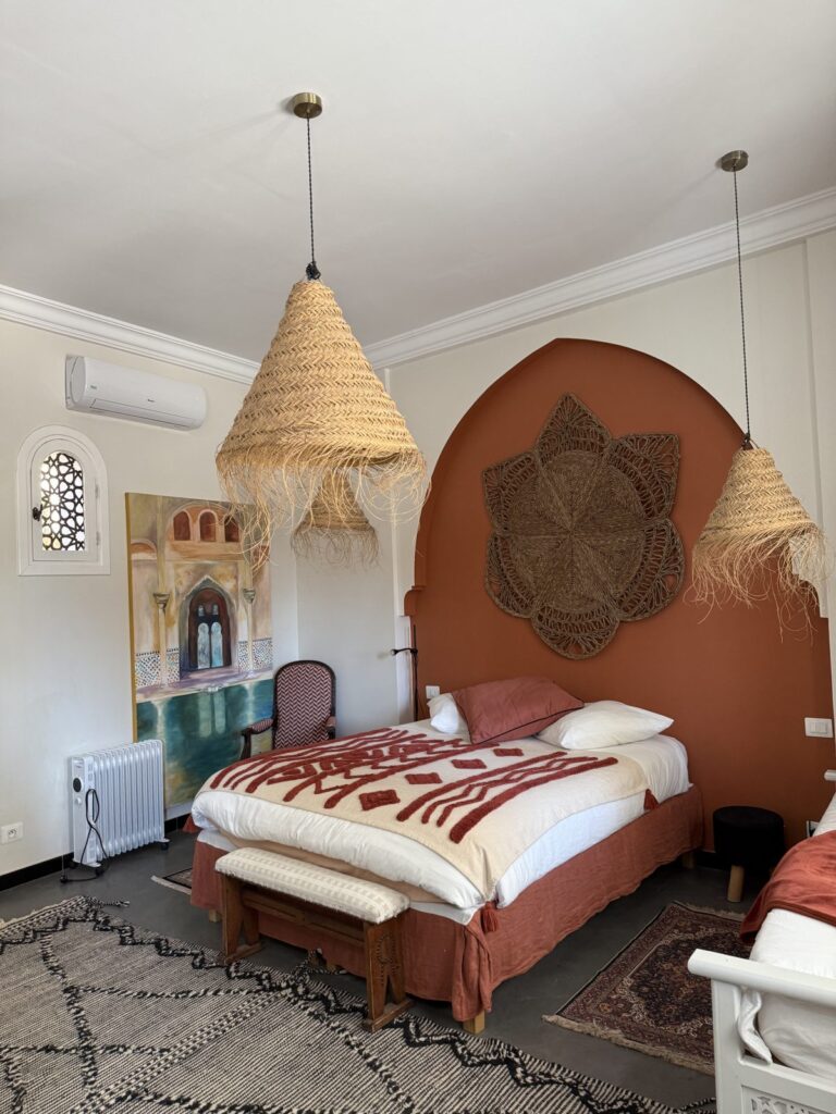 Chambre décorée à la berbère, Dar Yomma, Tozeur
