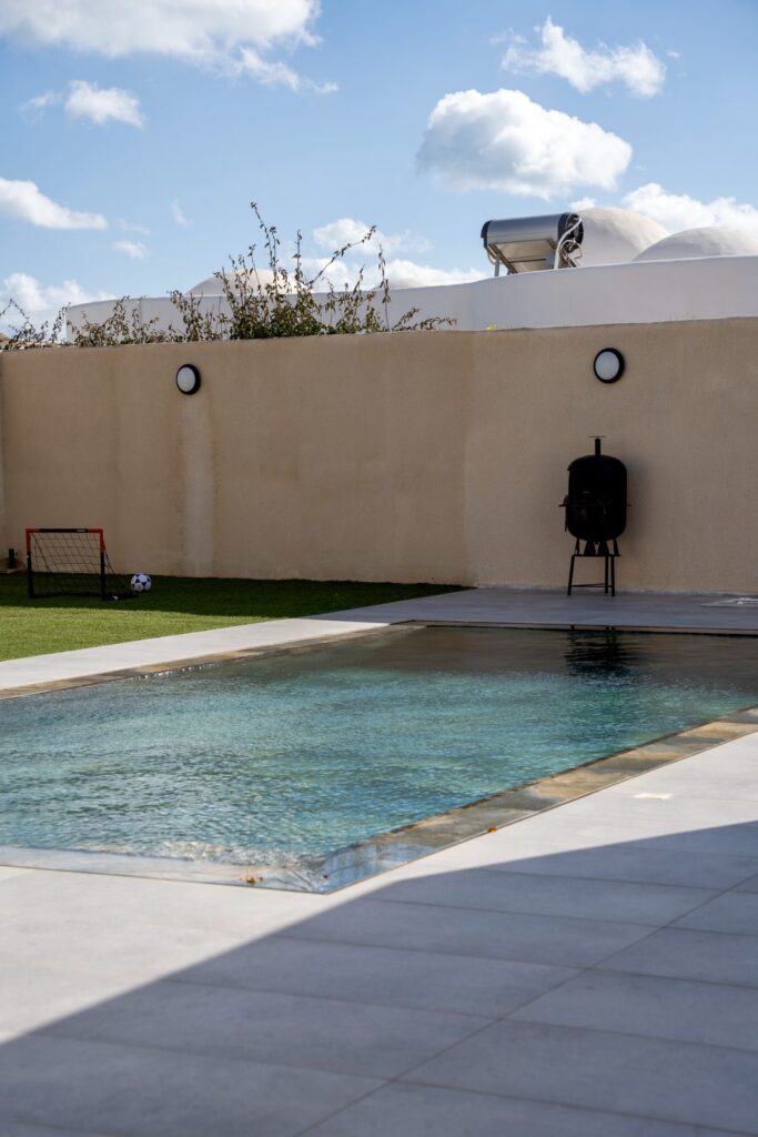 Piscine privée, gazon et barbecue, villa Djerba sans vis-à-vis